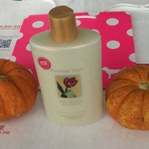 HTF 2012 Edition victoria’s secret Passionate kiss